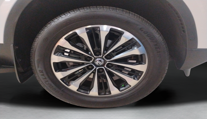 2023 MG GLOSTER SAVVY 6 STR 2.0 TWIN TURBO 4WD, Diesel, Automatic, 8,082 km, Right Front Wheel