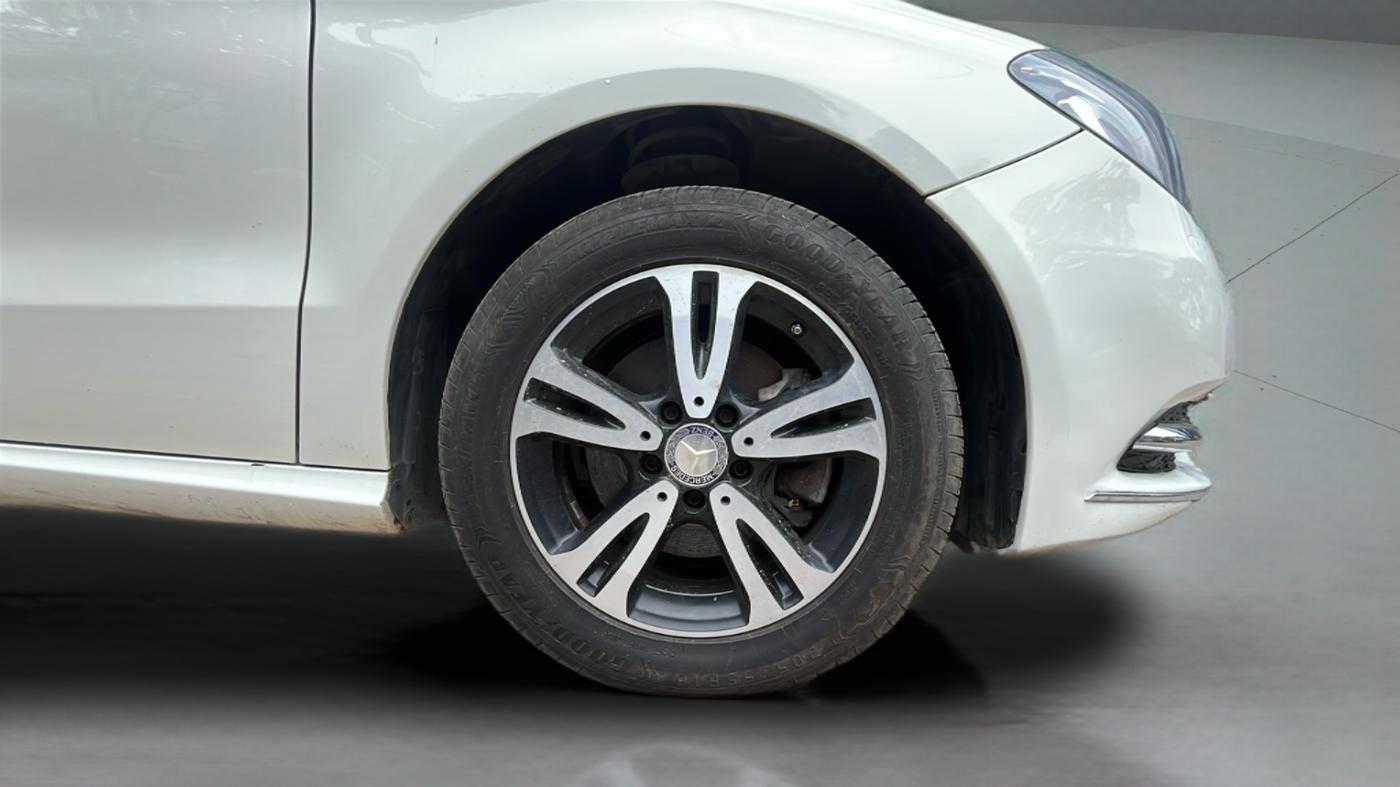 2014 Mercedes Benz B Class B180 CDI STYLE, Diesel, Automatic, 53,890 km, Right Front Wheel