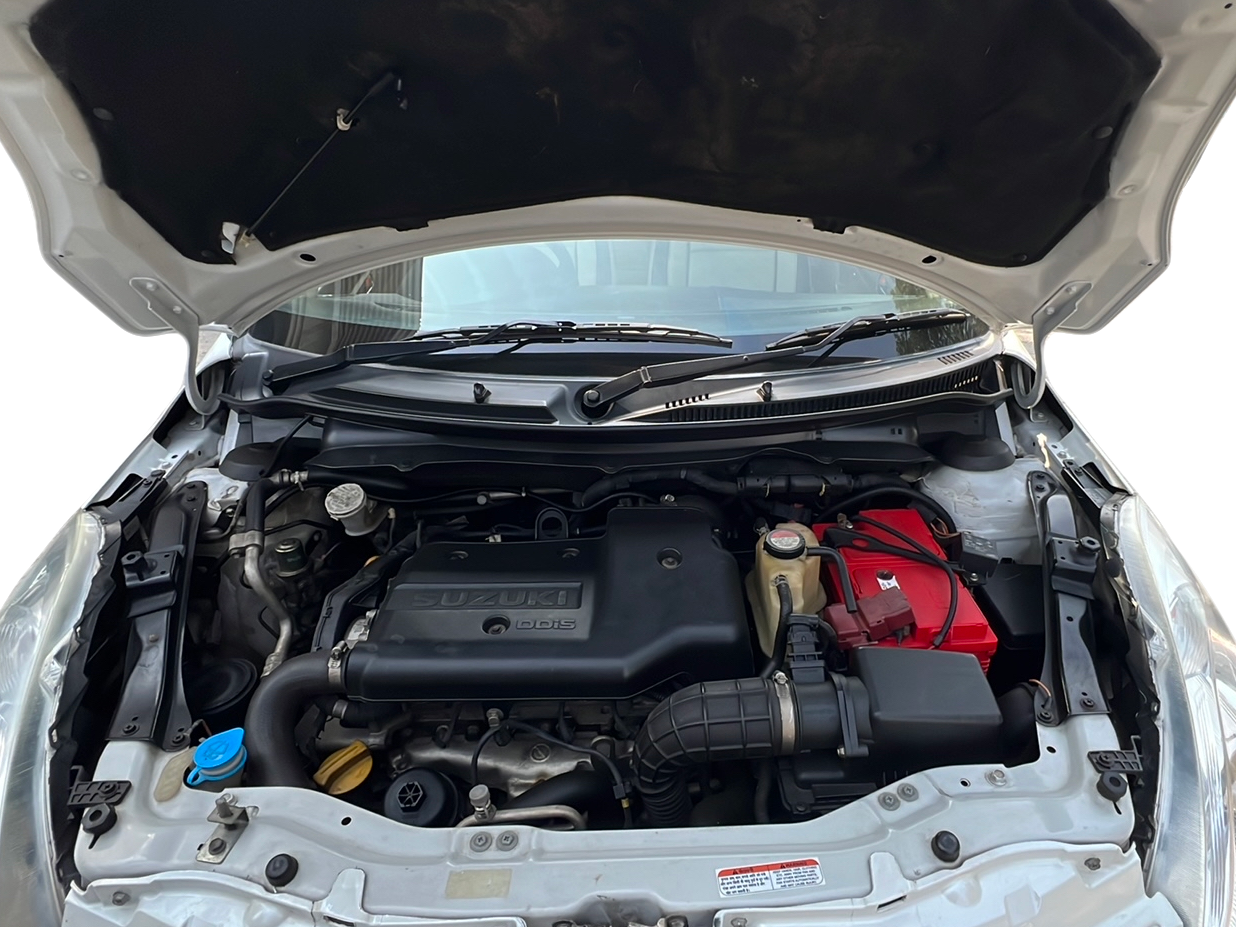 2012 Maruti Swift Dzire VDI, Diesel, Manual, 1,23,600 km, Open Bonnet
