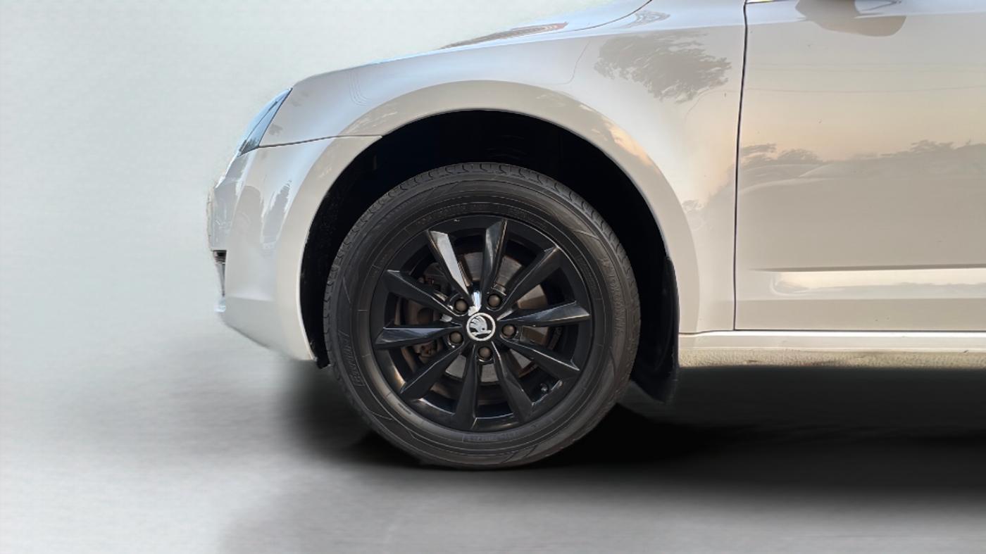 2016 Skoda Octavia 2.0 TDI CR STYLE PLUS AT, Diesel, Automatic, 1,47,178 km, Left Front Wheel