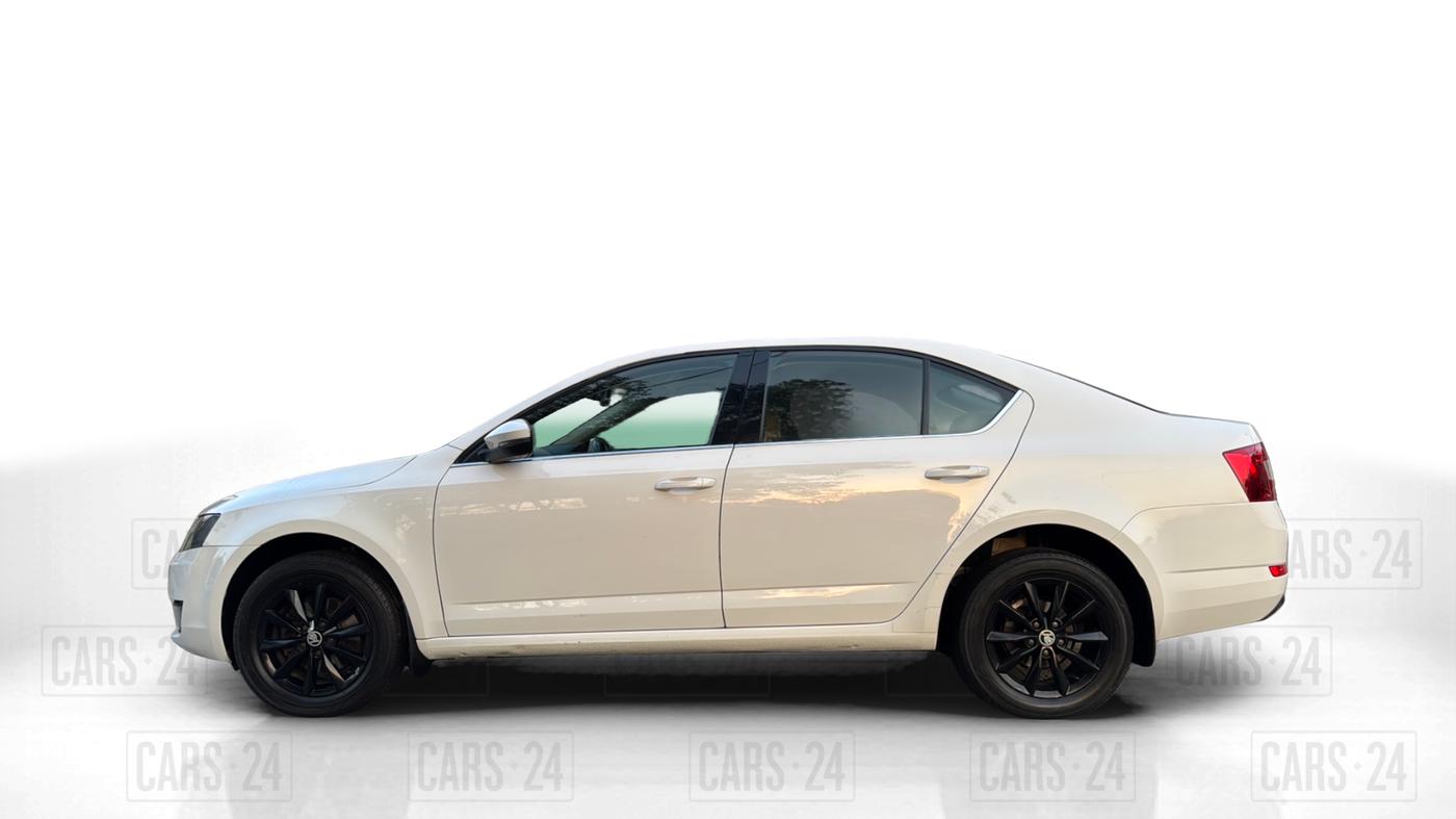 2016 Skoda Octavia 2.0 TDI CR STYLE PLUS AT, Diesel, Automatic, 1,47,178 km, Left Side