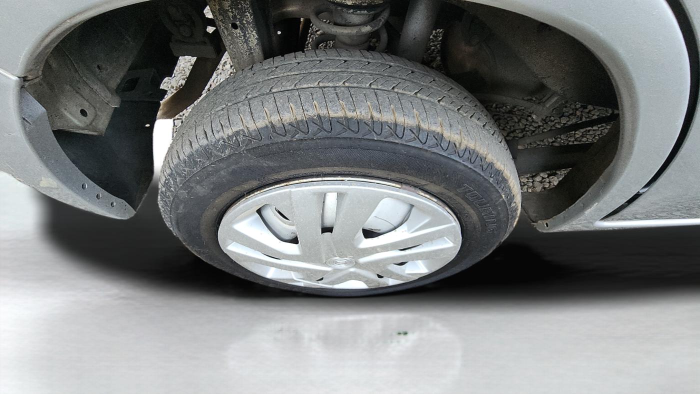 2010 Maruti Zen Estilo LXI, Petrol, Manual, 59,000 km, Right Rear Wheel