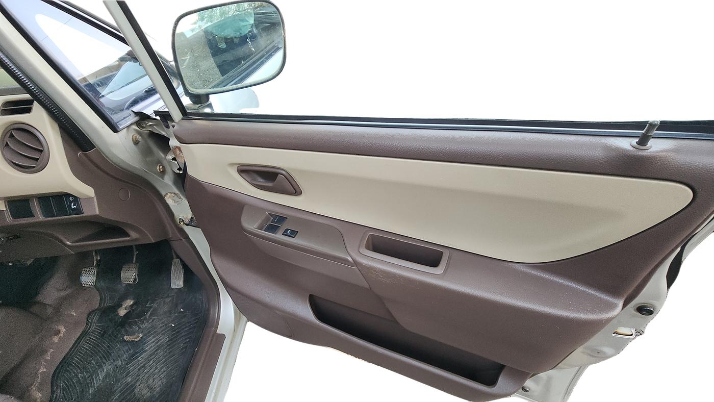 2010 Maruti Zen Estilo LXI, Petrol, Manual, 59,000 km, Driver Side Door Panel Controls