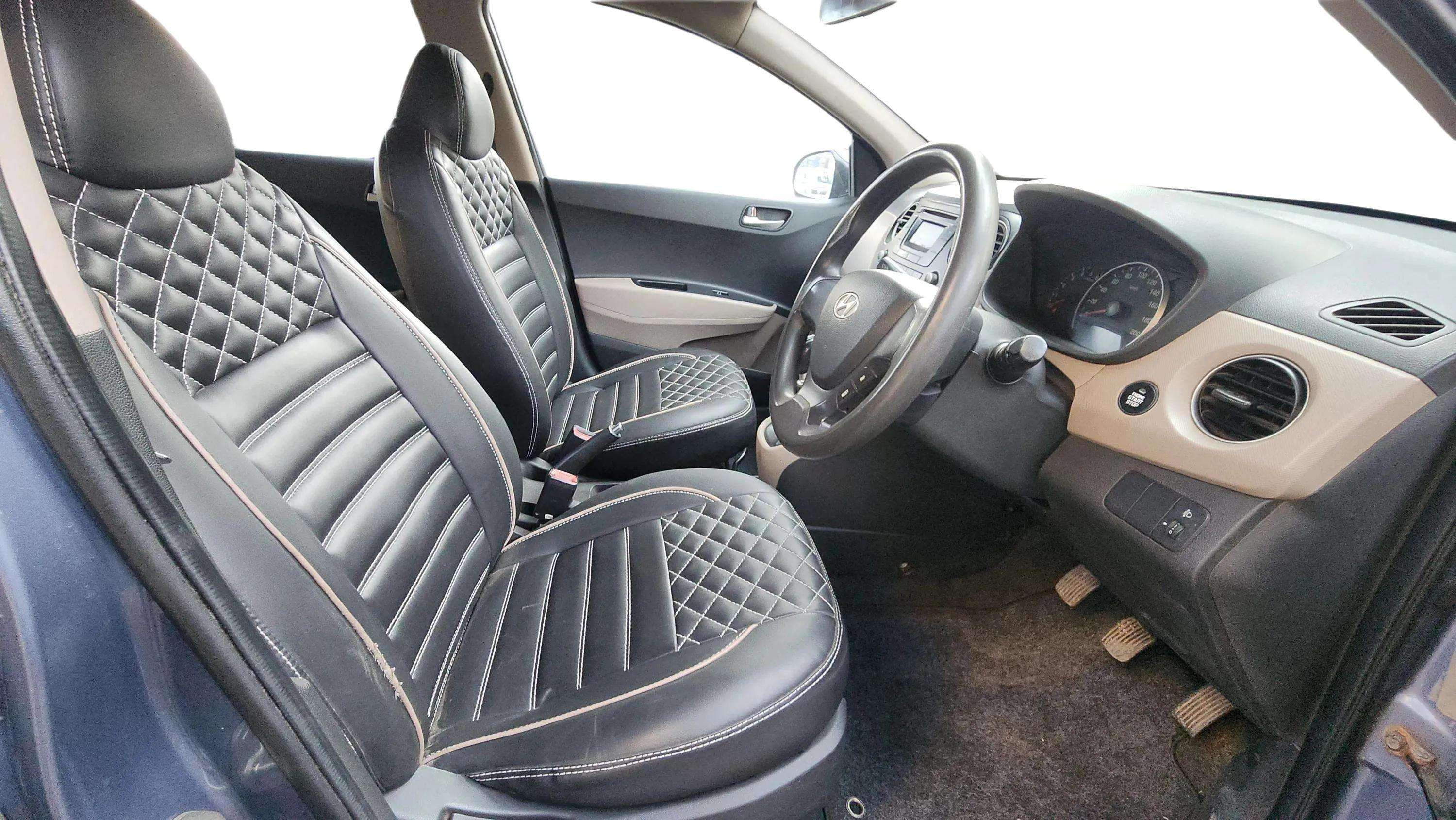 2013 Hyundai Grand i10 SPORTZ 1.1 CRDI, Diesel, Manual, 67,501 km, Right Side Front Door Cabin