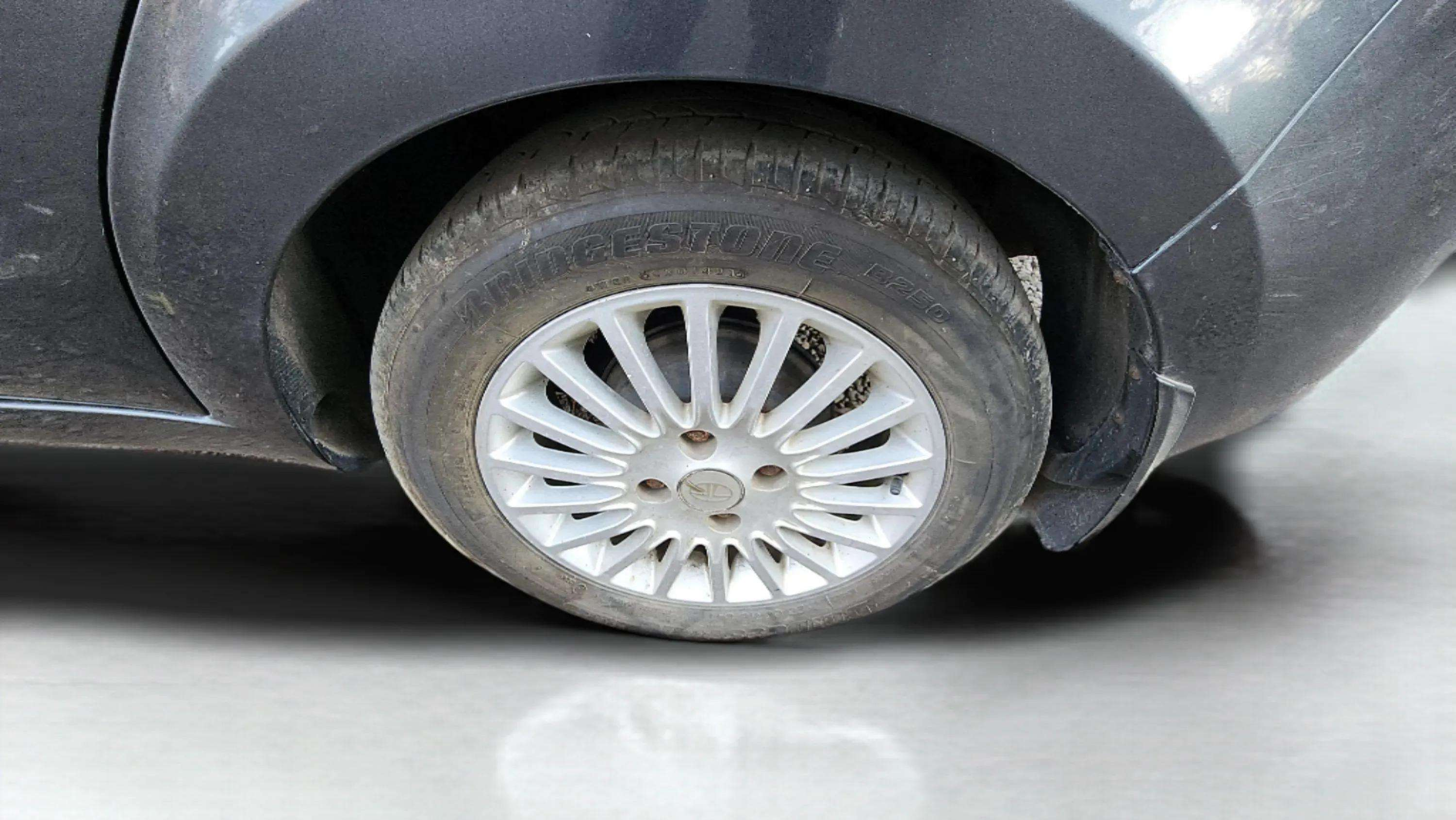 2015 Tata Zest XT PETROL, Petrol, Manual, 89,000 km, Left Rear Wheel