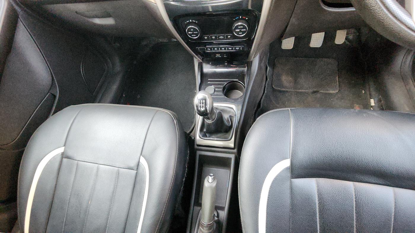 2015 Tata Zest XT PETROL, Petrol, Manual, 89,000 km, Gear Lever