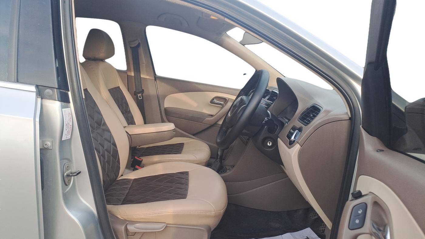 2012 Skoda Rapid ELEGANCE 1.6 TDI CR MT, Diesel, Manual, 70,896 km, Right Side Front Door Cabin