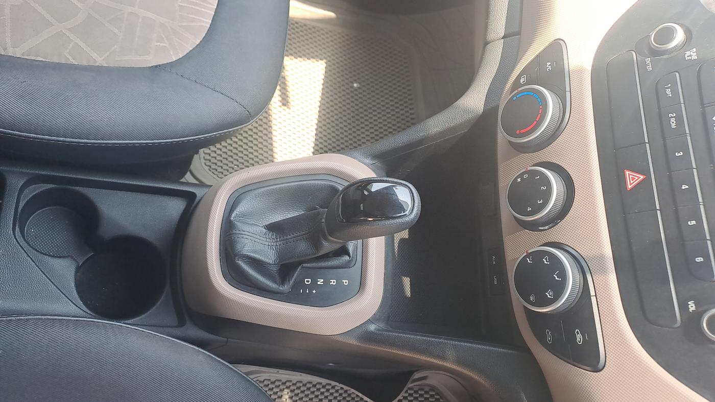 2014 Hyundai Grand i10 ASTA AT 1.2 KAPPA VTVT, Petrol, Automatic, 69,261 km, Gear Lever