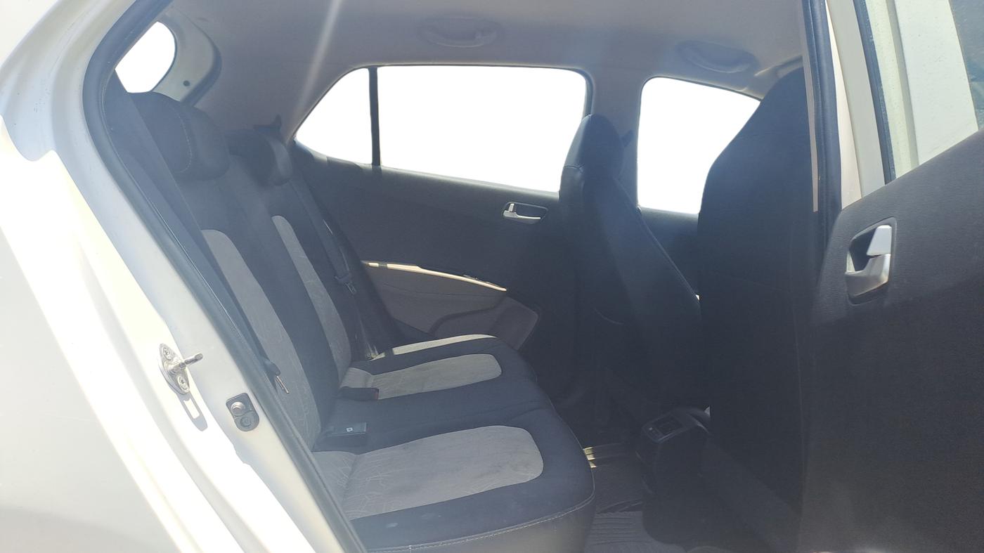 2014 Hyundai Grand i10 ASTA AT 1.2 KAPPA VTVT, Petrol, Automatic, 69,261 km, Right Side Rear Door Cabin
