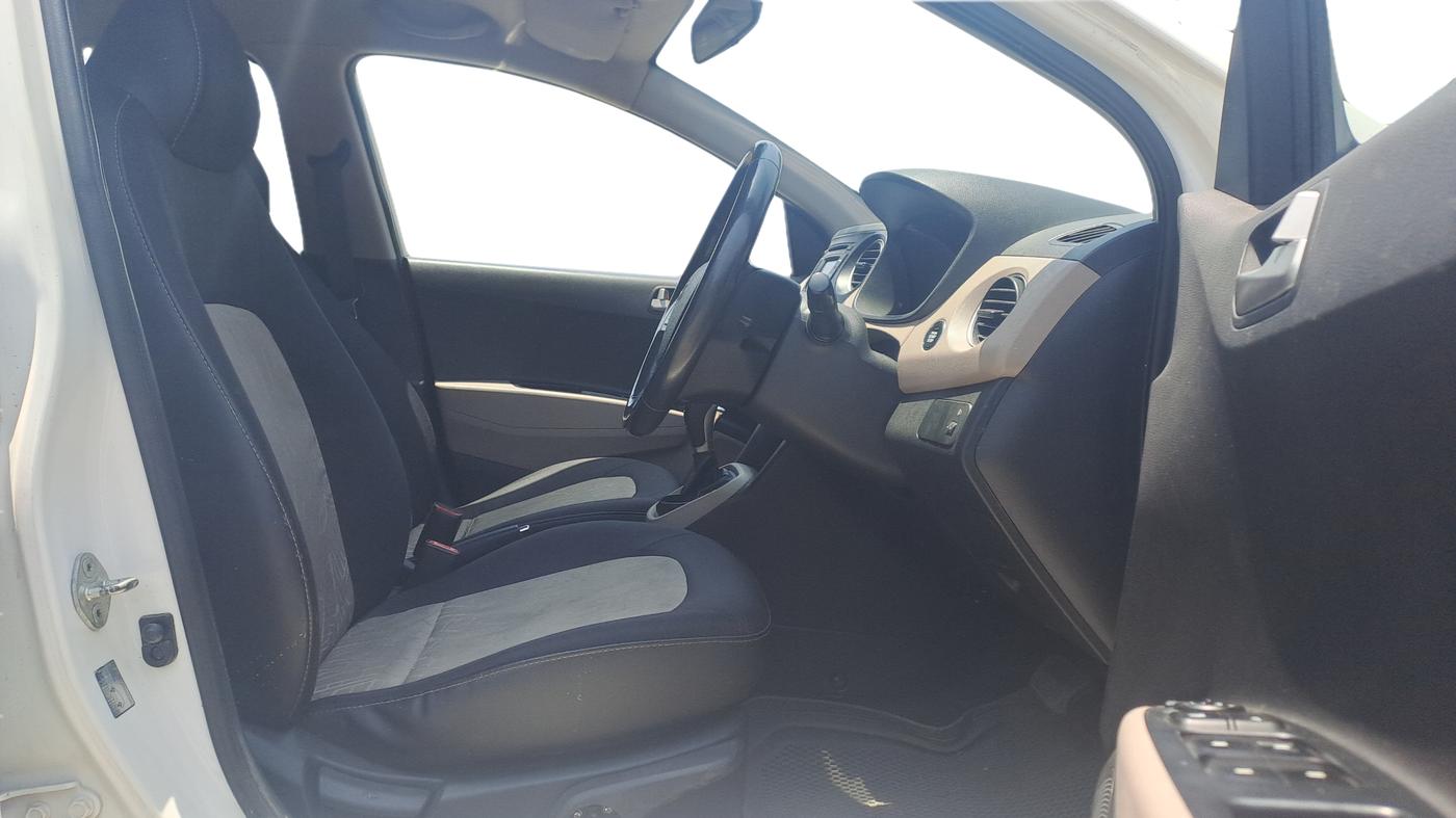 2014 Hyundai Grand i10 ASTA AT 1.2 KAPPA VTVT, Petrol, Automatic, 69,261 km, Right Side Front Door Cabin