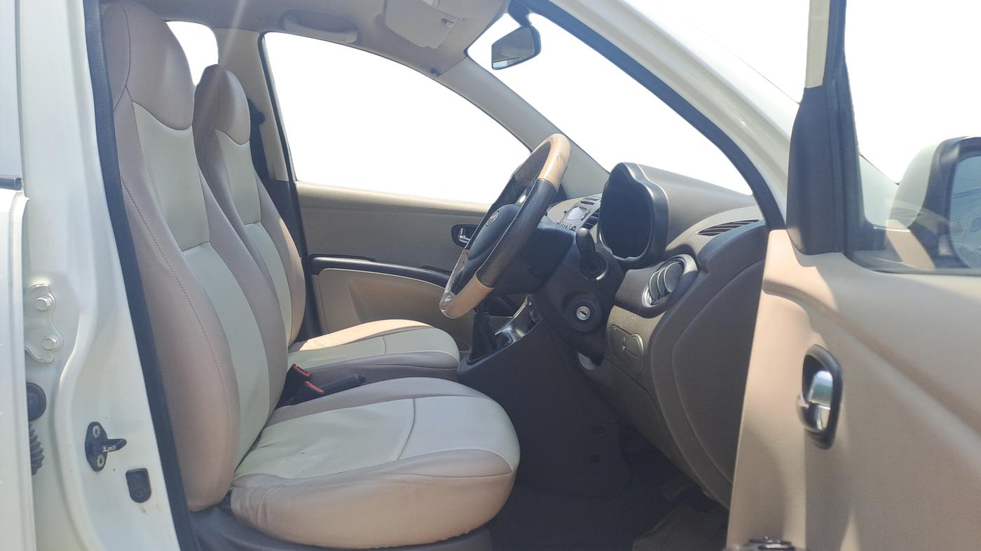 2013 Hyundai i10 SPORTZ 1.2, Petrol, Manual, 54,441 km, Right Side Front Door Cabin