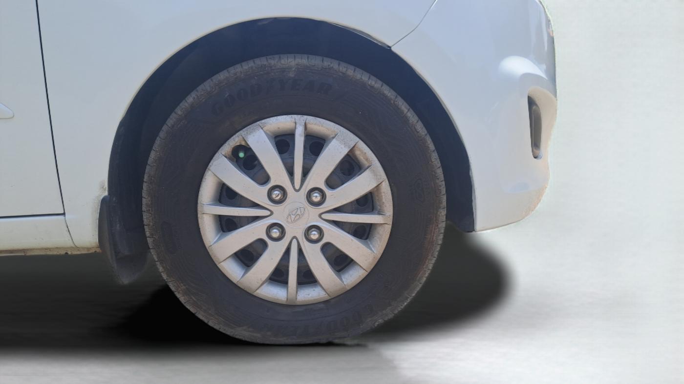 2013 Hyundai i10 SPORTZ 1.2, Petrol, Manual, 54,441 km, Right Front Wheel