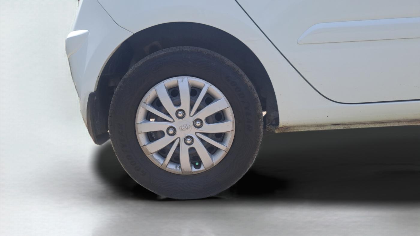 2013 Hyundai i10 SPORTZ 1.2, Petrol, Manual, 54,441 km, Right Rear Wheel