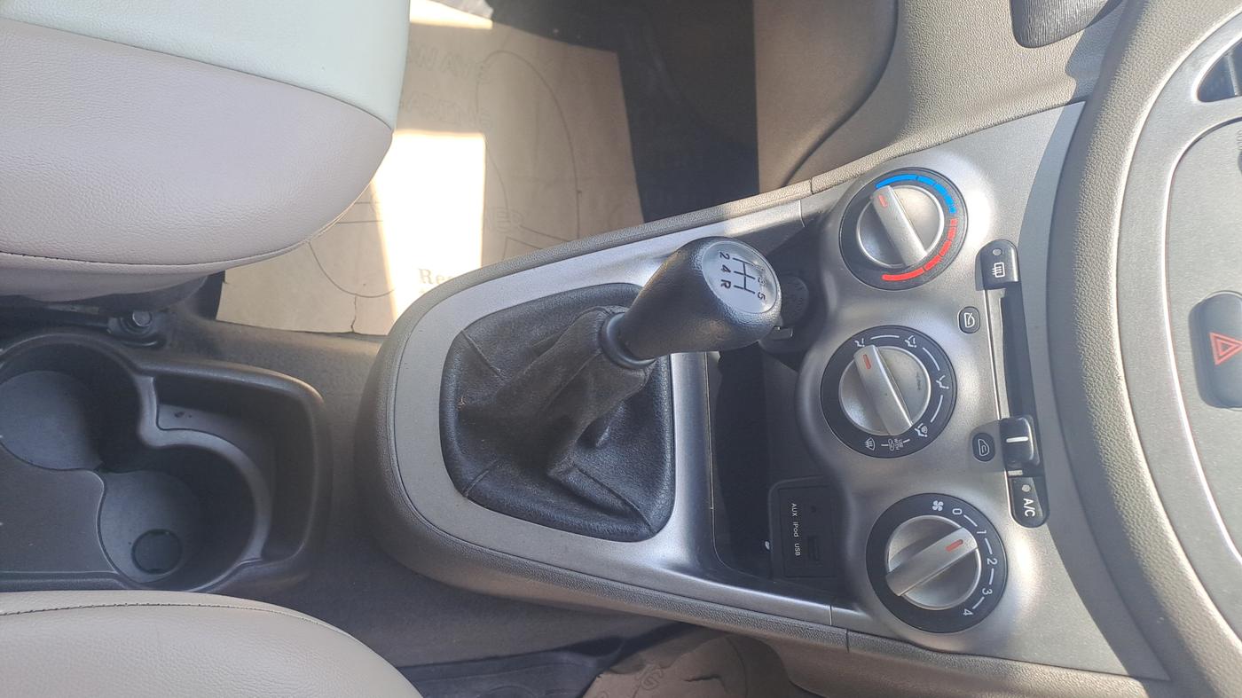 2013 Hyundai i10 SPORTZ 1.2, Petrol, Manual, 54,441 km, Gear Lever