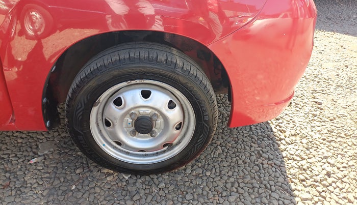 2011 Maruti Zen Estilo LXI, Petrol, Manual, 31,000 km, Right Front Wheel