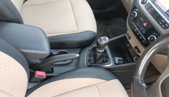 2017 Hyundai Verna 1.6 SX (O) CRDI MT, Diesel, Manual, 83,539 km, Gear Lever