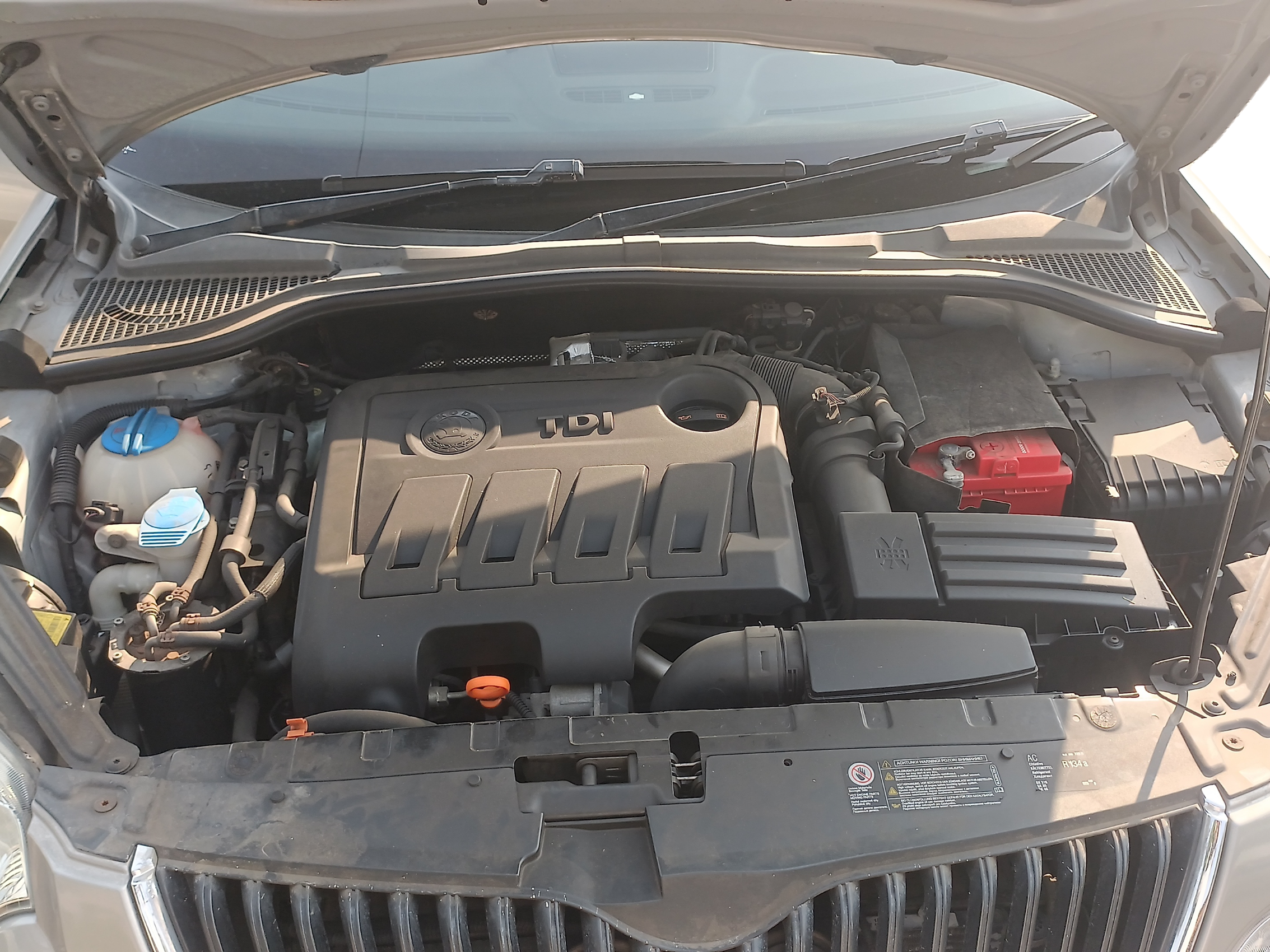 2011 Skoda Yeti AMBIENTE, Diesel, Manual, 73,786 km, Open Bonnet