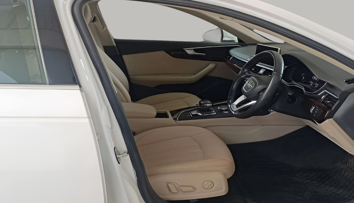 2018 Audi A4 35 TDI Technology, Diesel, Automatic, 60,649 km, Right Side Front Door Cabin