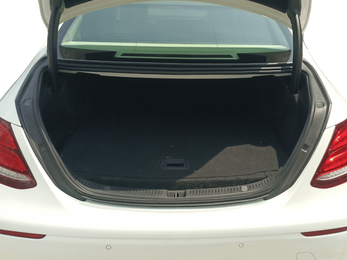 2020 Mercedes Benz E Class E 200 EXCLUSIVE, Petrol, Automatic, 44,351 km, Boot Inside