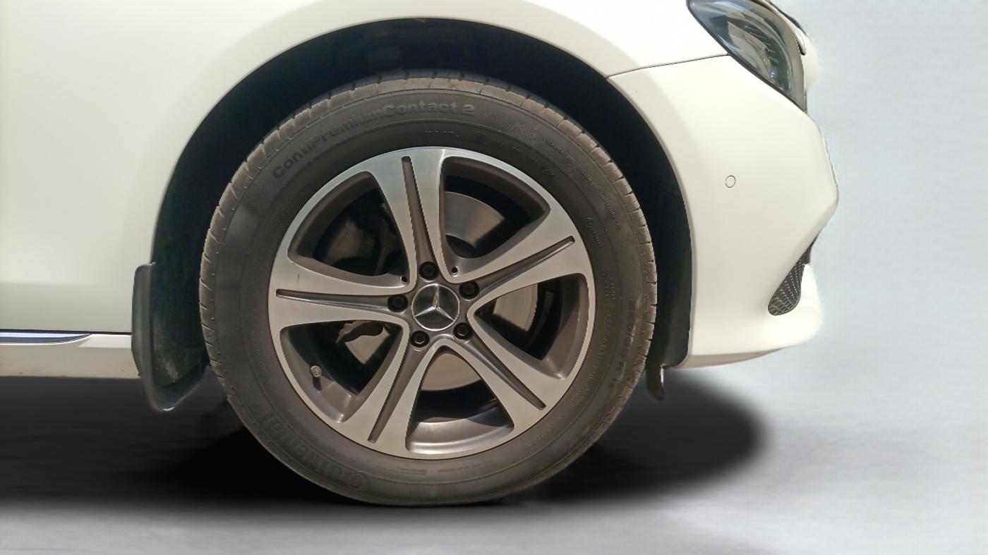 2020 Mercedes Benz E Class E 200 EXCLUSIVE, Petrol, Automatic, 44,351 km, Right Front Wheel