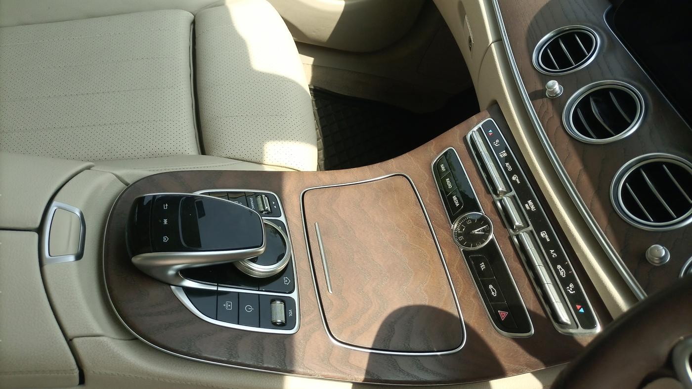 2020 Mercedes Benz E Class E 200 EXCLUSIVE, Petrol, Automatic, 44,351 km, Gear Lever