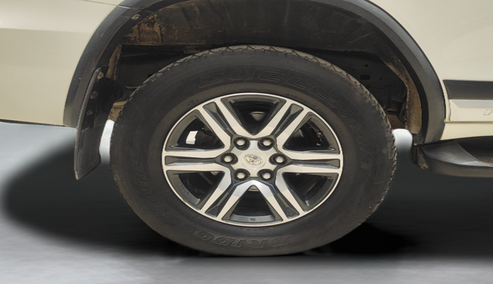 2018 Toyota Fortuner 2.8 4X2 MT, Diesel, Manual, 81,267 km, Right Rear Wheel