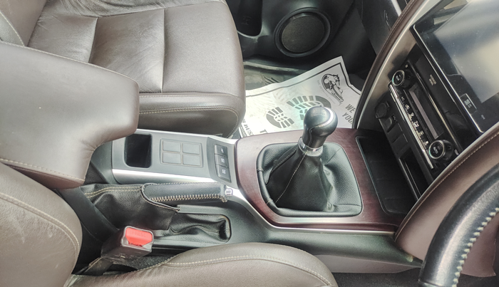 2018 Toyota Fortuner 2.8 4X2 MT, Diesel, Manual, 81,267 km, Gear Lever
