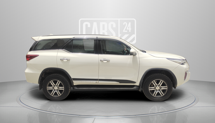 2018 Toyota Fortuner 2.8 4X2 MT, Diesel, Manual, 81,267 km, Right Side View