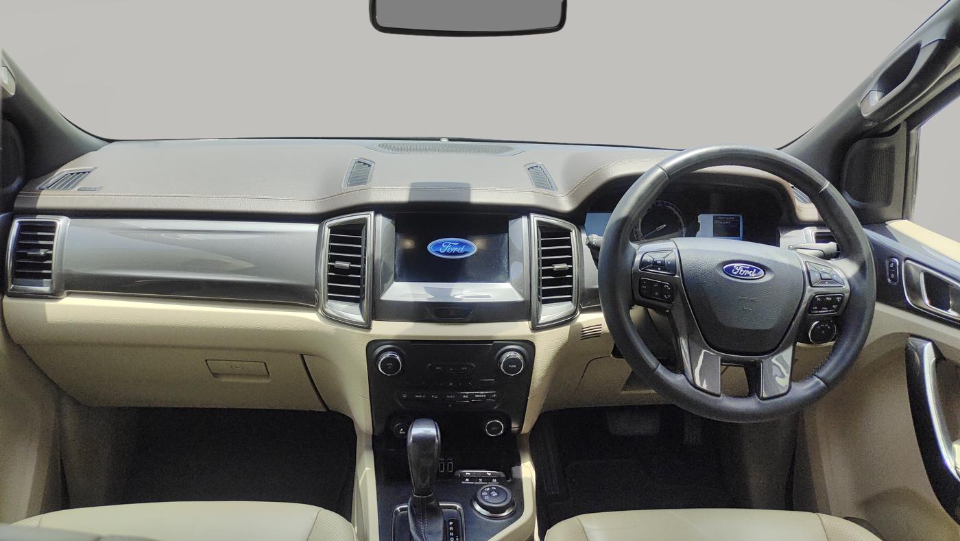 2017 Ford Endeavour TITANIUM 3.2 4X4 AT, Diesel, Automatic, 1,01,838 km, Dashboard
