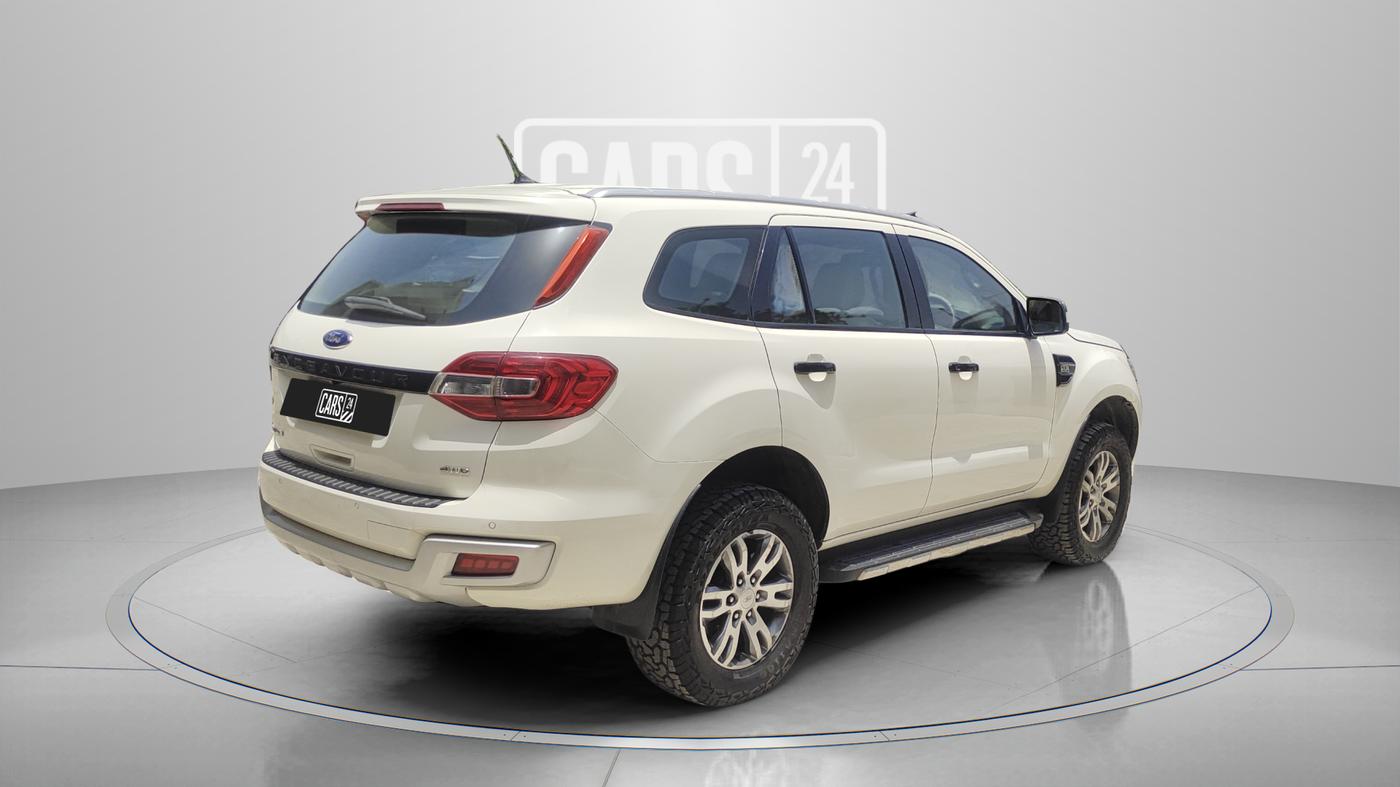 2017 Ford Endeavour TITANIUM 3.2 4X4 AT, Diesel, Automatic, 1,01,838 km, Right Back Diagonal