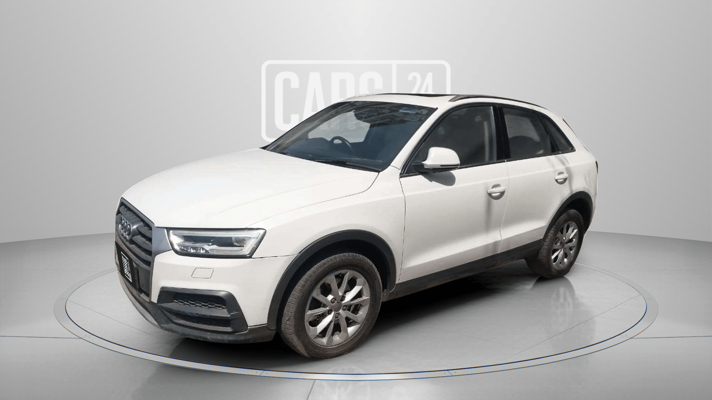 2017 Audi Q3 35 TDI Quattro, Diesel, Automatic, 69,325 km, Left Front Diagonal
