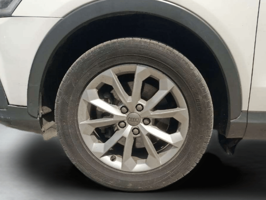 2017 Audi Q3 35 TDI Quattro, Diesel, Automatic, 69,325 km, Left Front Wheel