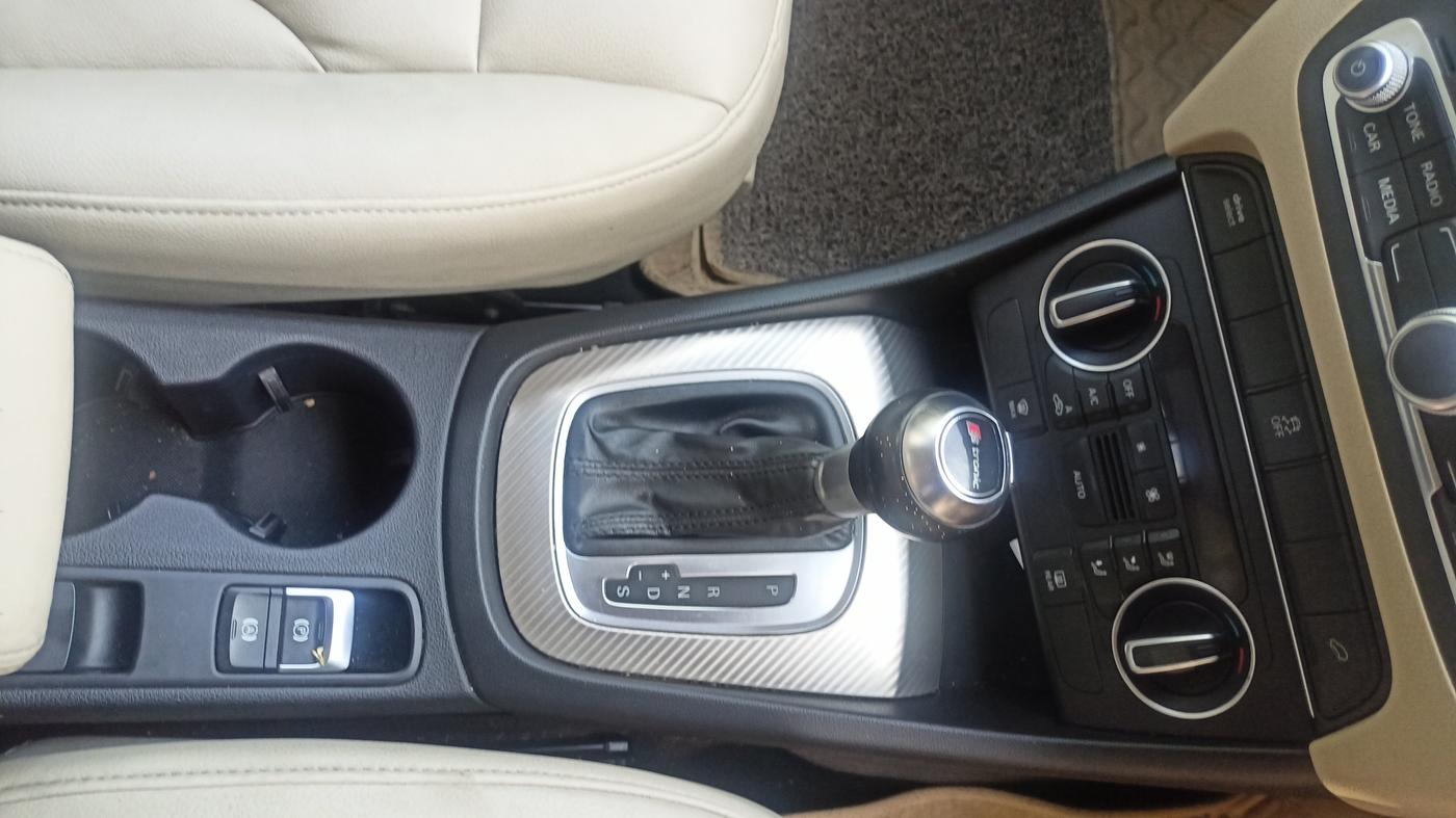 2017 Audi Q3 35 TDI Quattro, Diesel, Automatic, 69,325 km, Gear Lever