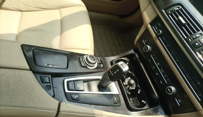 2010 BMW 5 Series 523I, Petrol, Automatic, 68,557 km, Gear Lever