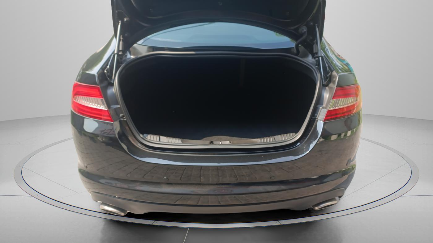 2014 Jaguar XF 3.0 DIESEL, Diesel, Automatic, 47,147 km, Boot Inside