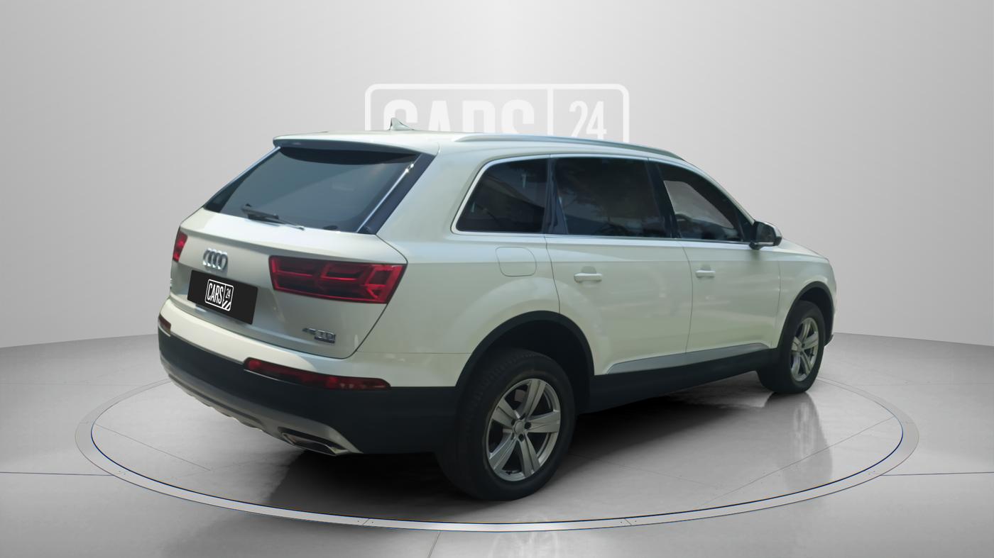 2016 Audi Q7 45 TDI Technology , Diesel, Automatic, 82,368 km, Right Back Diagonal