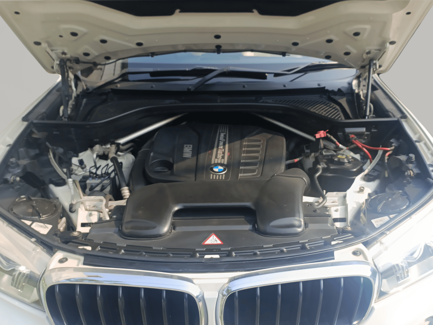 2015 BMW X5 XDRIVE 30 D, Diesel, Automatic, 1,12,310 km, Open Bonnet