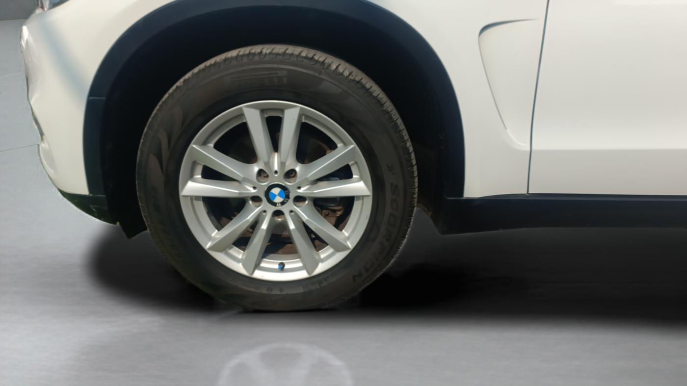 2015 BMW X5 XDRIVE 30 D, Diesel, Automatic, 1,12,310 km, Left Front Wheel