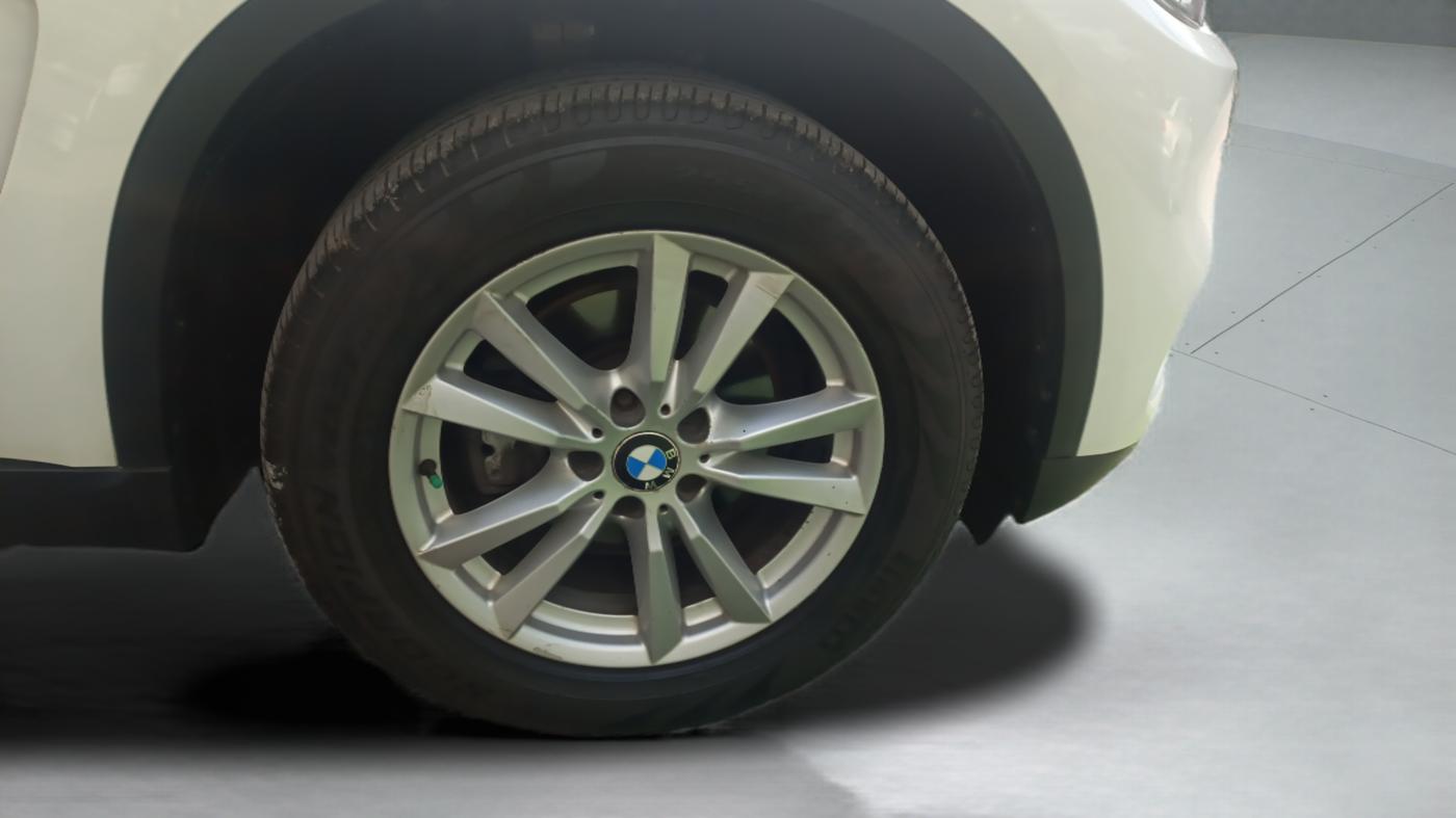 2015 BMW X5 XDRIVE 30 D, Diesel, Automatic, 1,12,310 km, Right Front Wheel
