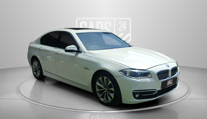 2016 BMW 5 Series 520I LUXURY LINE, Petrol, Automatic, 58,642 km, Right Front Diagonal