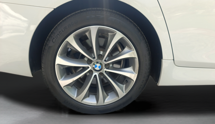2016 BMW 5 Series 520I LUXURY LINE, Petrol, Automatic, 58,642 km, Right Rear Wheel