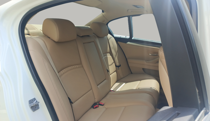 2016 BMW 5 Series 520I LUXURY LINE, Petrol, Automatic, 58,642 km, Right Side Rear Door Cabin