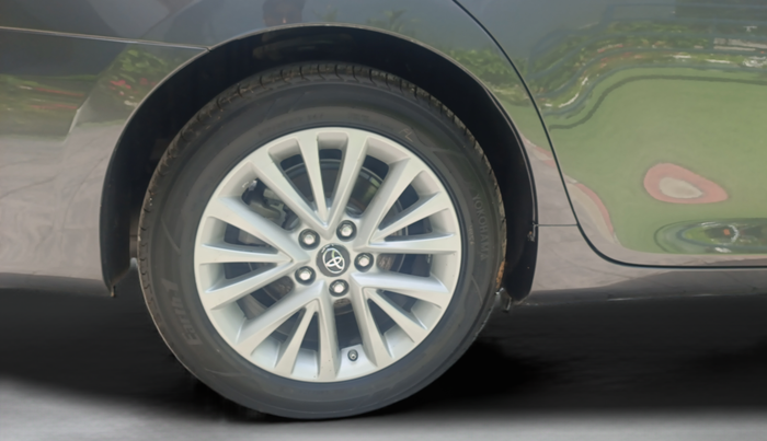 2018 Toyota Camry 2.5L AT, Petrol, Automatic, 99,000 km, Right Rear Wheel