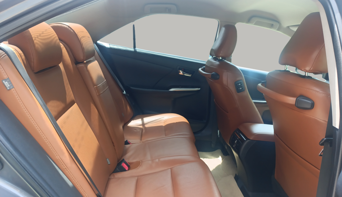 2018 Toyota Camry 2.5L AT, Petrol, Automatic, 99,000 km, Right Side Rear Door Cabin