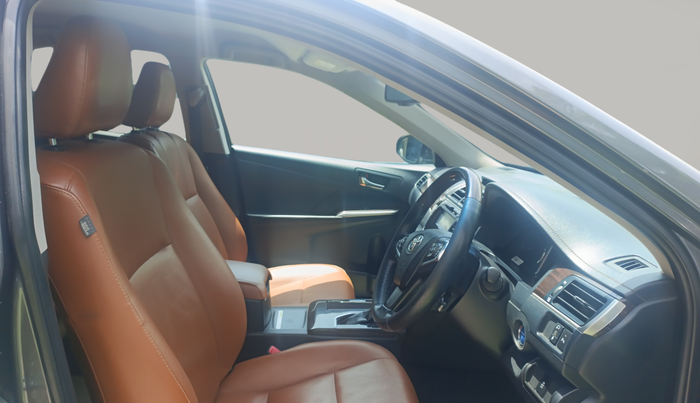 2018 Toyota Camry 2.5L AT, Petrol, Automatic, 99,000 km, Right Side Front Door Cabin