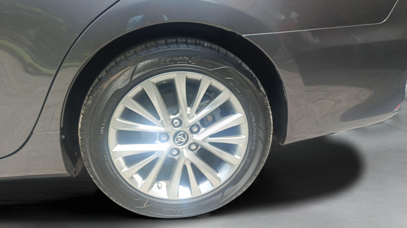 2018 Toyota Camry 2.5L AT, Petrol, Automatic, 99,000 km, Left Rear Wheel