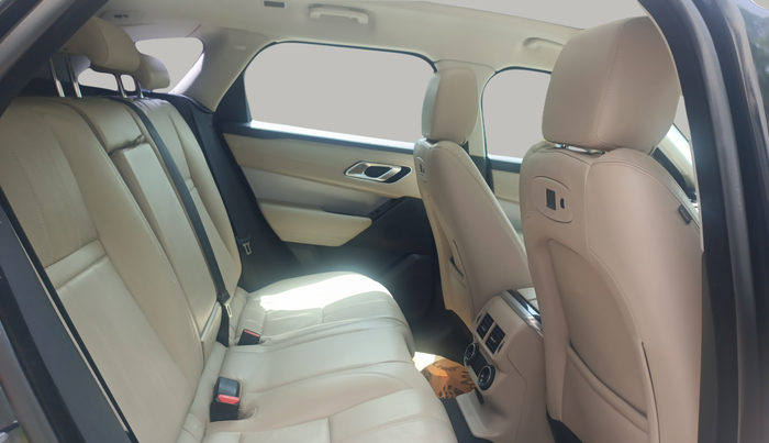 2022 Landrover RANGE ROVER VELAR S R-DYNAMIC 2.0 PETROL, Petrol, Automatic, 38,000 km, Right Side Rear Door Cabin