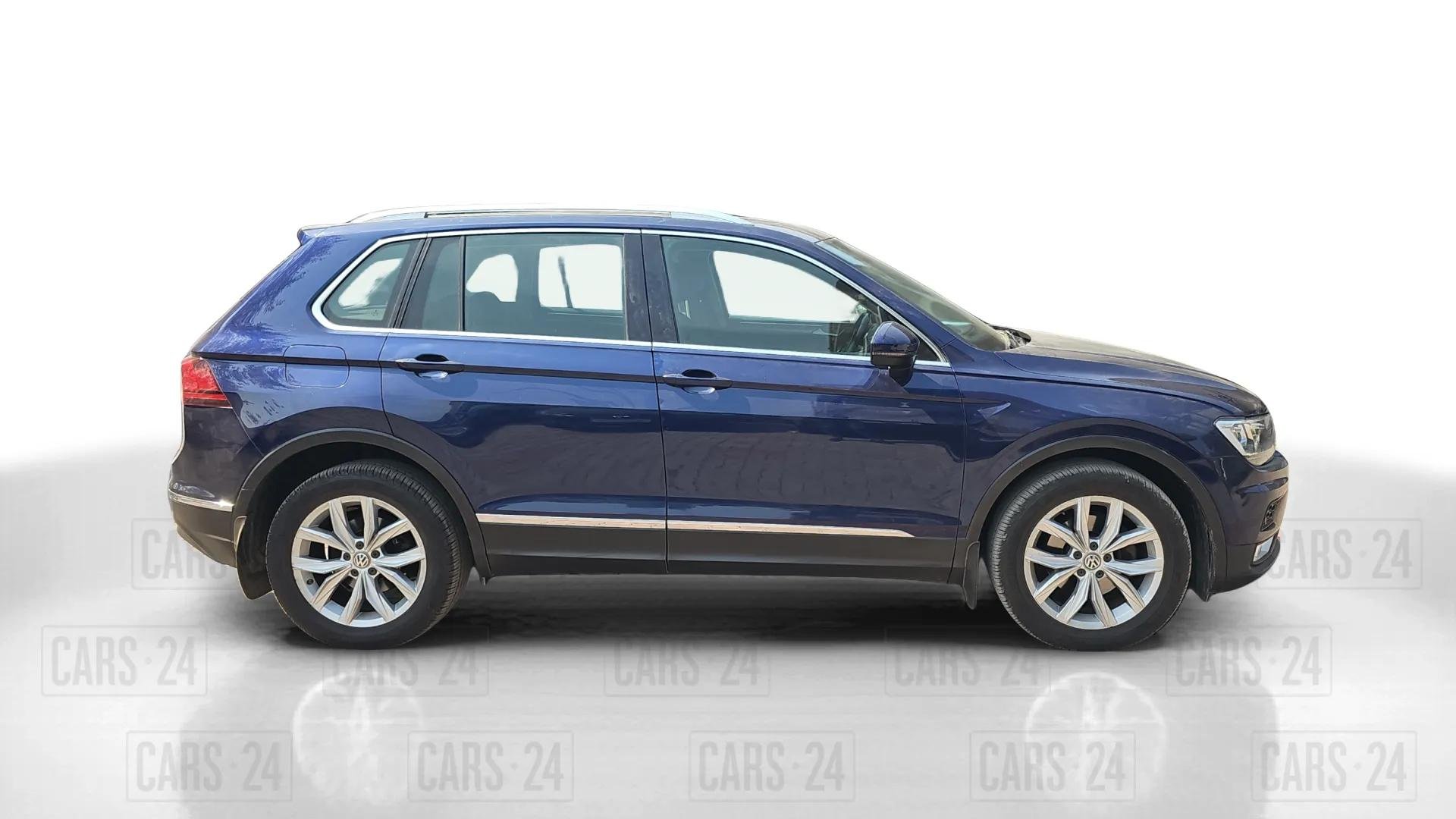 2017 Volkswagen TIGUAN HIGHLINE TDI AT, Diesel, Automatic, 1,12,000 km, Right Side View
