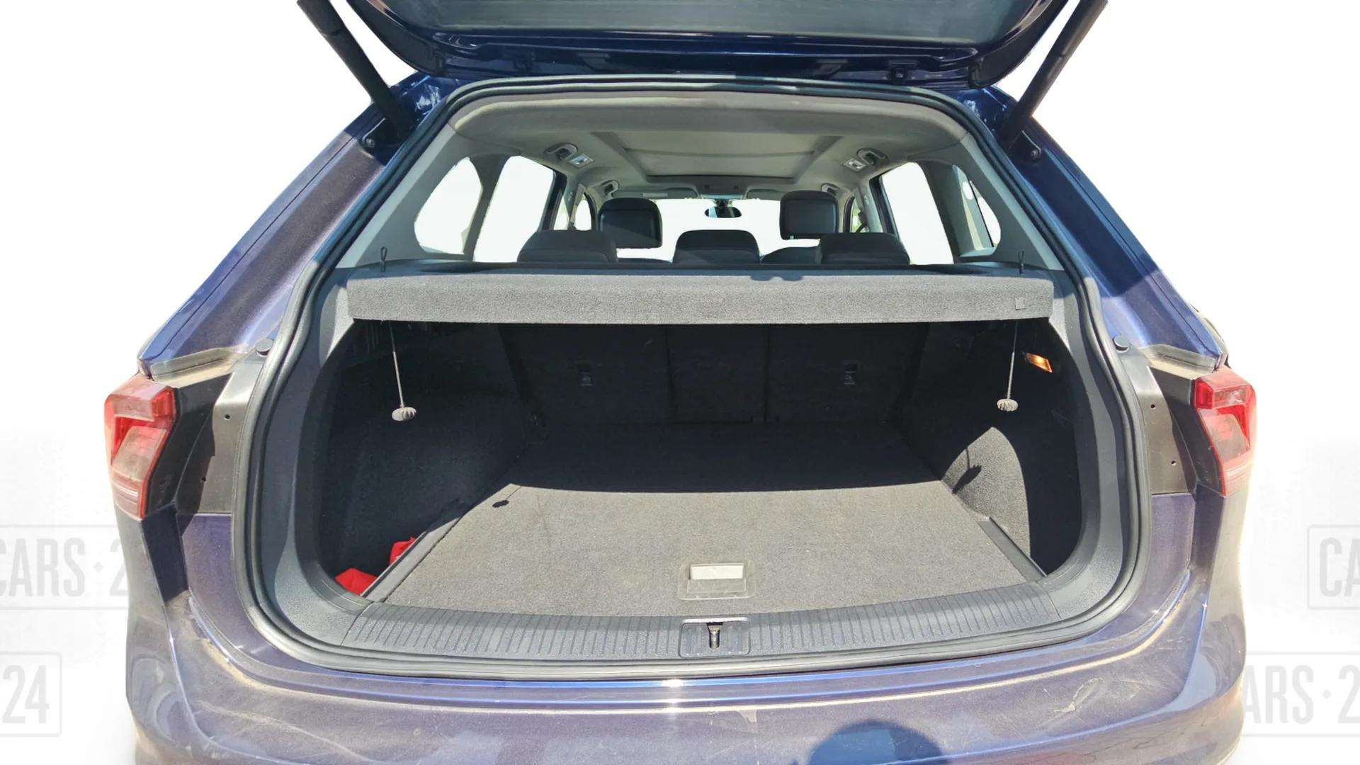 2017 Volkswagen TIGUAN HIGHLINE TDI AT, Diesel, Automatic, 1,12,000 km, Boot Inside