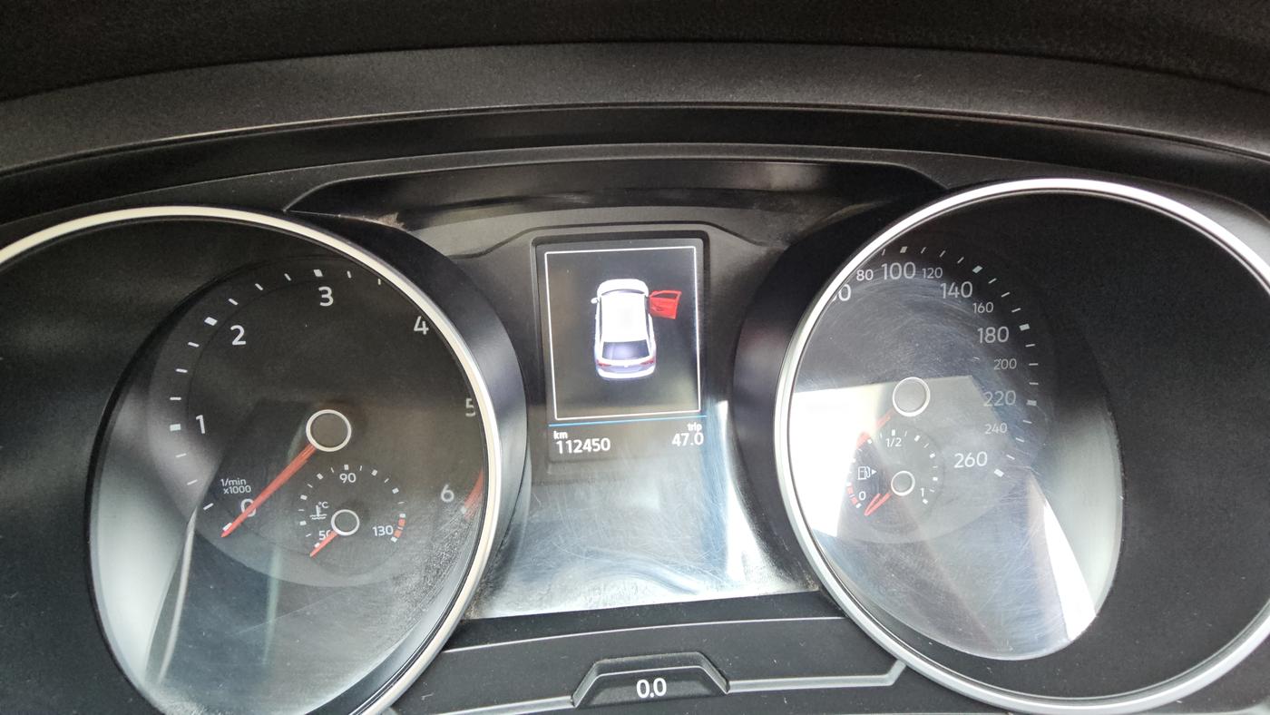 2017 Volkswagen TIGUAN HIGHLINE TDI AT, Diesel, Automatic, 1,12,000 km, Odometer Image